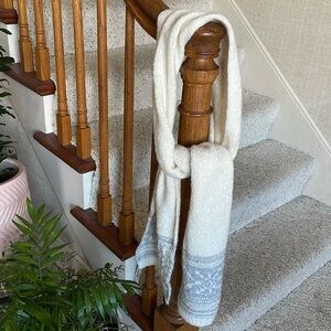 American Eagle Fair Isle Snowflake Knit Winter Scarf